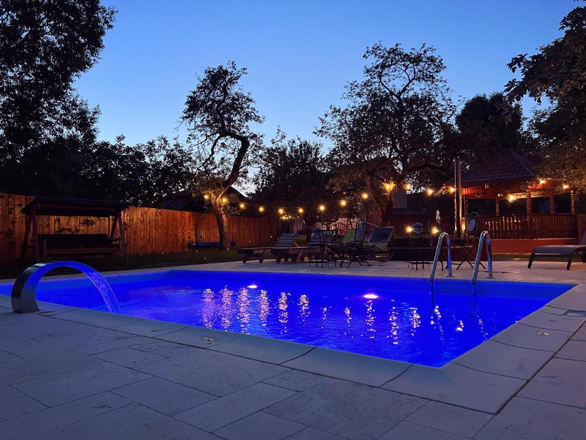Dejani Horace Guesthouse Pool & Hot Tub & Bikes & River מראה חיצוני תמונה